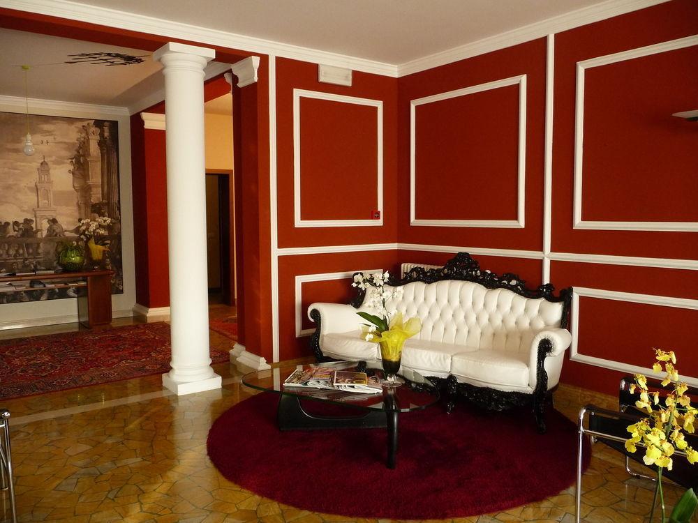Hotel Luna 3*